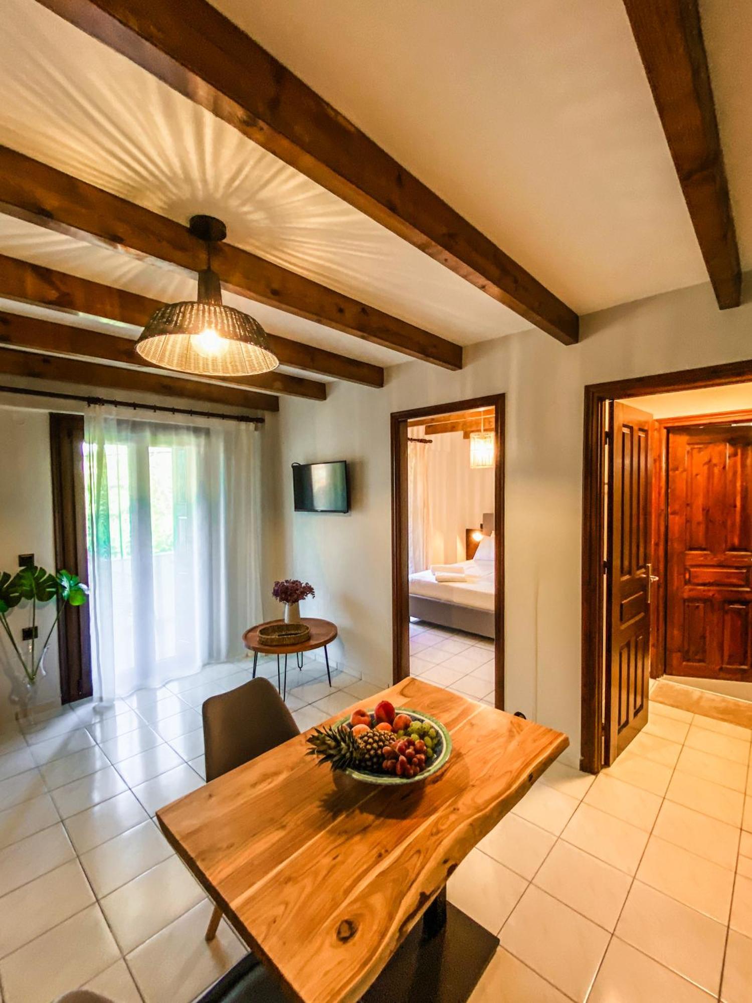 Apellou Apartments Samos Town Esterno foto